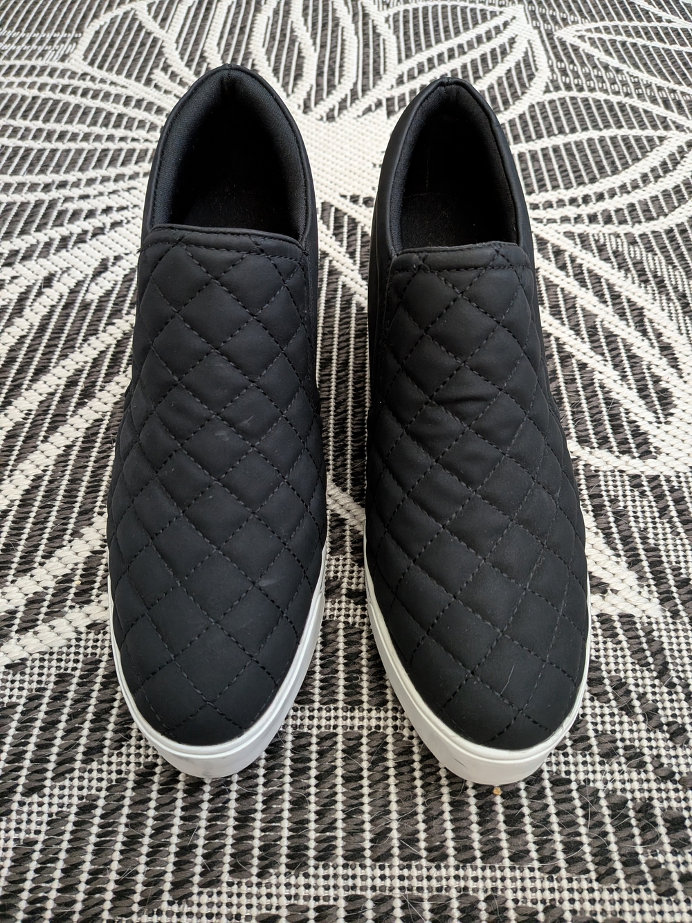 Women's Quilted Slip-On Sneakers - Black